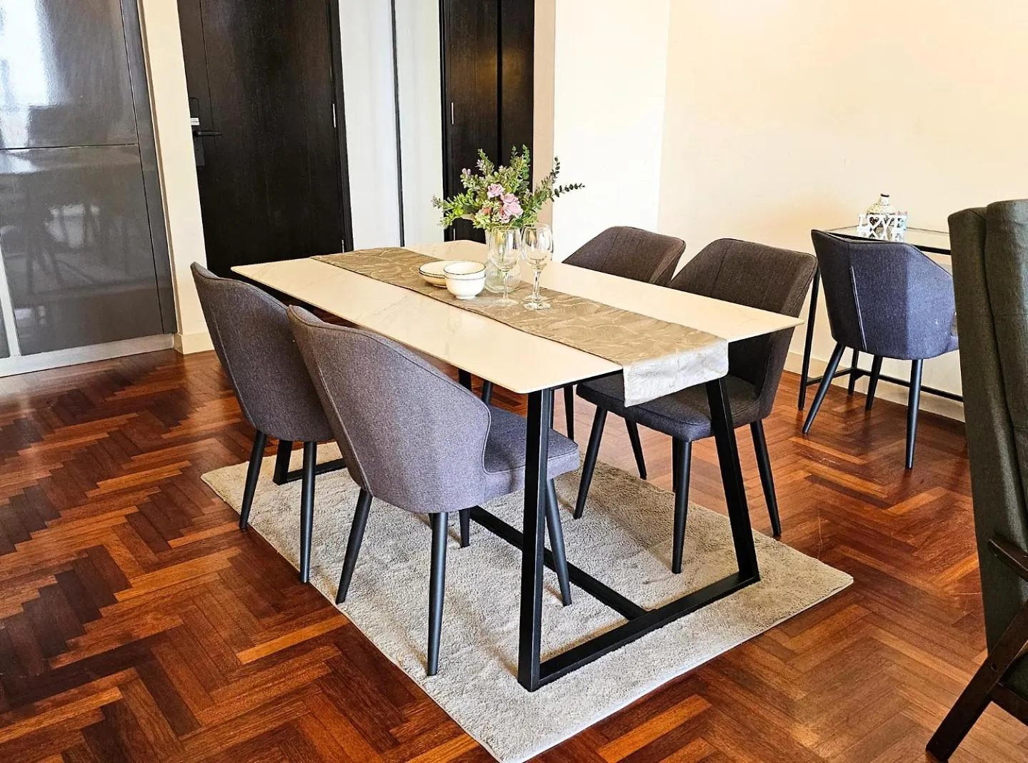 The Mews Luxurious Condo With Bathtub 800M To Klcc By Cloud Host Kuala Lumpur Lägenhet