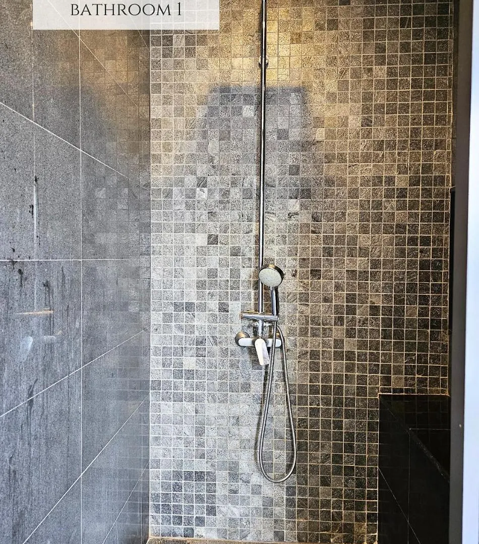 The Mews Luxurious Condo With Bathtub 800M To Klcc By Cloud Host Kuala Lumpur Lägenhet